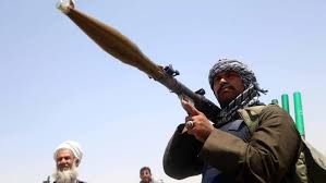 Mientras los talibanes arrasan en todo el país, los funcionarios estadounidenses dicen que kabul podría caer en 30 días. Los Talibanes Imponen Barba Larga Para Los Hombres Y Tutela Masculina A Las Mujeres En Afganistan