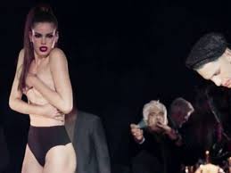 Verdades Secretas 2: Angel se humilha, mas consegue bolada