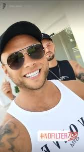 Chris zrobił sobie NOWE ZĘBY! Wiemy, ile kosztuje taki hollywoodzki  uśmiech!