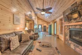 Explore our cabins with hot tubs and unwind in the great ideas with a canopy & stars holiday. Cabin With Hot Tub Near Broken Bow Lake And Hiking Broken Bow Aktualisierte Preise Fur 2021