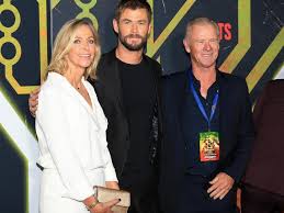 Chris Hemsworth S Hot Parents Leave Fans Stunned Photo