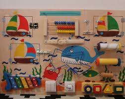 Consultez Des Articles Uniques Chez Woodledoodleshop Sur Etsy Une Place De Marche Internationale Reserv Tableau D Activite Panneaux Sensoriels Tableau D Eveil