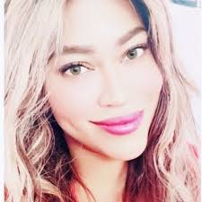 Lyn Ruiz's Instagram, Twitter & Facebook