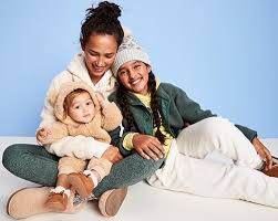 The old navy credit card and the navyist credit card. Old Navy Closes Stores Thanksgiving Extends Black Friday Chain Store Age