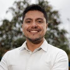 Edwin Vivas's Instagram, Twitter & Facebook