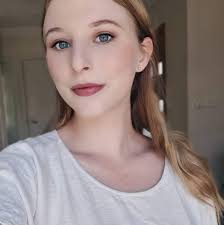 I'm a 25-year-old stay-at-home mom who loves simplicity