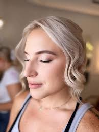 Allison Kennington's Instagram, Twitter & Facebook