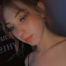 Alyssa Karnes (@lyssaKarnes)