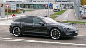 Learn about leasing offers including term, mileage, down there are 369 matching lease deals for porsche taycan models. Porsche Taycan Cross Turismo Zeigt Sich Ungetarnt