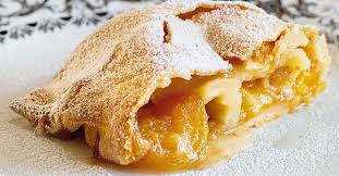 Aprikosenstrudel Rezept Strudel Einfache Gerichte Essen Und Trinken