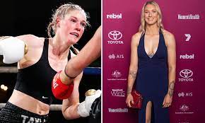 Train alongside 2 bonafide aflw superstars tayla harris and sarah dargan get put through their paces by our trainer dene in. Aflw Star Tayla Harris Claims Australian Super Welterweight Title Daily Mail Online