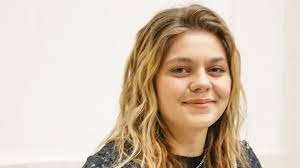 Coro la bebecita bebe lean y bebe whisky fuma. Louane A Accouche Le Sexe Et Le Prenom Du Bebe Devoiles Rtl People
