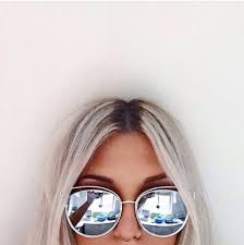 Find More At Http Feedproxy Google Com R Amazingoutfits 3 U3pao5rmnki Amazingoutfits Page Photography Beauty Mirrored Sunglasses