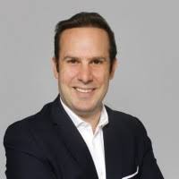 100+ profilů „Zuber“