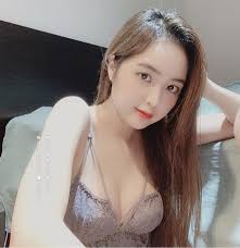 Những ngày gần đây, do phải nói về cuộc sống hiện tại, lê phương cho hay, cảm giác lúc này của cô đều là hạnh phúc và viên mãn: Voc Dang Bá»ng Ráº«y Cá»§a Hot Girl Ä'ang Ná»•i Ä'inh Ná»•i Ä'am Tren Máº¡ng Xa Há»™i