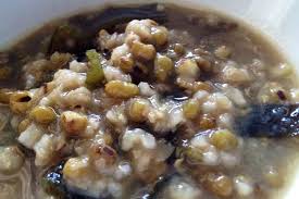 Add some more water if soup is too thick. Filipino Mung Bean Soup Recipe Mongo Guisado Mung Bean Soup 1 Cup Mung Beans 1 Piece Knorr Pork Cube 4 Ounces Lechon Kawali Sliced 1 Bert Ani