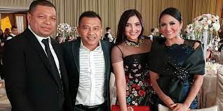 Kris dayanti (born 24 march 1975), often written mononymously as krisdayanti, is an indonesian singer. Momen Kompak Ashanty Dengan Krisdayanti Patut Dicontoh Merdeka Com