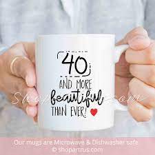 Cheers and beers to 40 years, party cups, 40th birthday party, 40th birthday cups, 40th birthday party decor, 40th, black, gold. 40th Birthday Gifts For Women Gift For Man Gift For Parents Birthday Coffee Mug 40th Birthday Gifts For Women Personalised Gifts For Friends Birthday Coffee