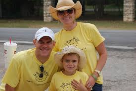 Résultat de recherche d'images pour "ally's dad on austin ally"