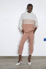 Kanguru Cepli Esofman Ustu Tumunu Gor T Shirt Kadin Zara Turkiye Zara Kapusonlu Sweatshirt Kanguru