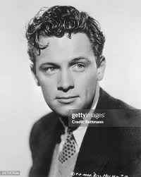 117 Girl Violin Stage Stock Photos, High-Res Pictures, and Images