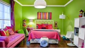 Warna cat tembok gradasi putih dan biru muda; Inspirasi Warna Cat Dalam Rumah Minimalis Yang Mewah