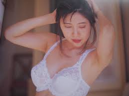 ヤフオク! - あいだもも 写真集 Eat a Peach 1996年 英...