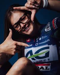 Welcome to the pack Datashift! ✍🏻💙 We're proud to welcome Datashift as a  new official jersey partner. The collaboration strengthens the team's  strategic focus