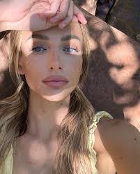 Cara Koehler's Instagram, Twitter & Facebook