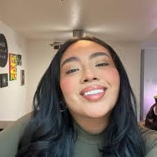 Lindy Lau's Instagram, Twitter & Facebook