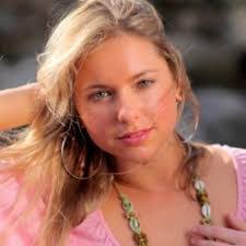 Lola Weir's Instagram, Twitter & Facebook