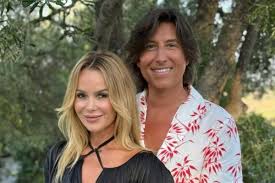 おちんちんちょぅだぃ」感じすぎてお潮が飛び散るイチャラブH