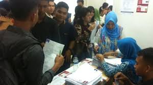 Namun, jumlah pelamar yang melebihi kuota perusahaan beserta kualitas pelamar yang tinggi menjadikan persaingan agar diterima semakin ketat. Anda Sudah Berusaha Tapi Tak Kunjung Dapat Pekerjaan Coba Amalkan 5 Doa Ini Sriwijaya Post