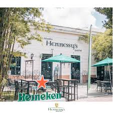 Hennessys Irish Pub