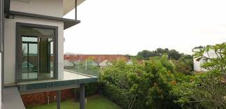 Seri kembangan has three major malls: Gita Bayu Seri Kembangan Realman