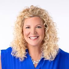 Tara Munro's Instagram, Twitter & Facebook