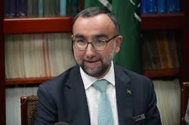 The Government of Belize today signed a US$1.6 million consultancy services  contract with Dar Al Omran International Engineering Consulting Company  (DAO) for the design and supervision of a tertiary-level teaching hospital  in