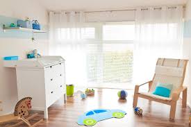 Weiße wolken auf blauem hintergrund im kinderzimmer. Neutral Babyzimmer Gestalten Ideen Rehare