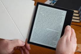 Amazon Kindle Oasis Vs Kindle Paperwhite Spec Comparison