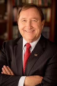 Douglas Roessler's Instagram, Twitter & Facebook