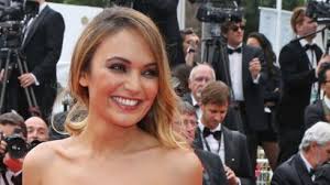 Alors que l'on attendait le mariage de valérie bègue et de camille lacourt le 17 août, date révélée par la bourde de nelson monfort en direct sur france télé, c'est finalement le 8 août dernier que le couple s'est uni dans la mairie du 7ème arrondissement de marseille. Photos Camille Lacourt Revele Pourquoi Son Mariage Avec Valerie Begue N A Pas Dure Femme Actuelle Le Mag