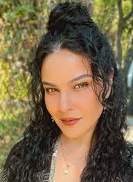 Juste la belle actrice chanteuse litzy Dominguez Marissa #amourAMahatan