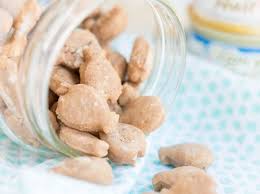 Making cat treats from scratch might seem like a lot of work, but when it comes to our feline friends, it's really the least we can do to reciprocate the love once the treats are beginning to brown, remove from the oven and allow them to cool completely before transferring to an airtight container for storage. Easy Homemade Cat Treats Spaceships And Laser Beams