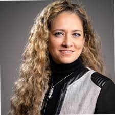 100 UNSTOPPABLE WOMEN