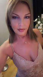 Sábado noche, sábado de pasión. 👠🏴‍☠️ #saturdaynight #blonde #Cougar  #MatureWomen #tonight