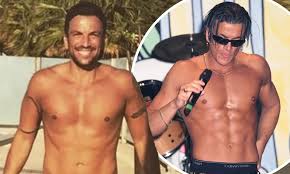 Peter andre (born peter james andrea, greek: Peter Andre 47 Looks Fitter Than Ever As He Showcases His Toned Torso Daily Mail Online