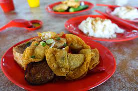 Ze hebben ook rijst.en noedels (soep of droog) vergezelt de yong tau foo besteld. Kuala Lumpur Yong Tau Foo And Other Hawker Fare At Hup Soon Asia Pacific Hungry Onion