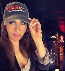 Renee Castle's Instagram, Twitter & Facebook