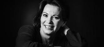 Photo Gallery with Iris Berben in the new „PM's Biography“ magazine.