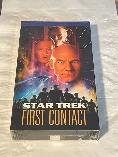STAR TREK FIRST CONTACT - VHS 1997 - PATRICK STEWART - PARAMOUNT 332433 -  SEALED